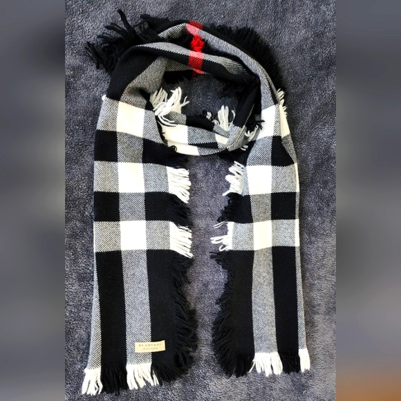 Burberry Check Scarf - Picture 3 of 7